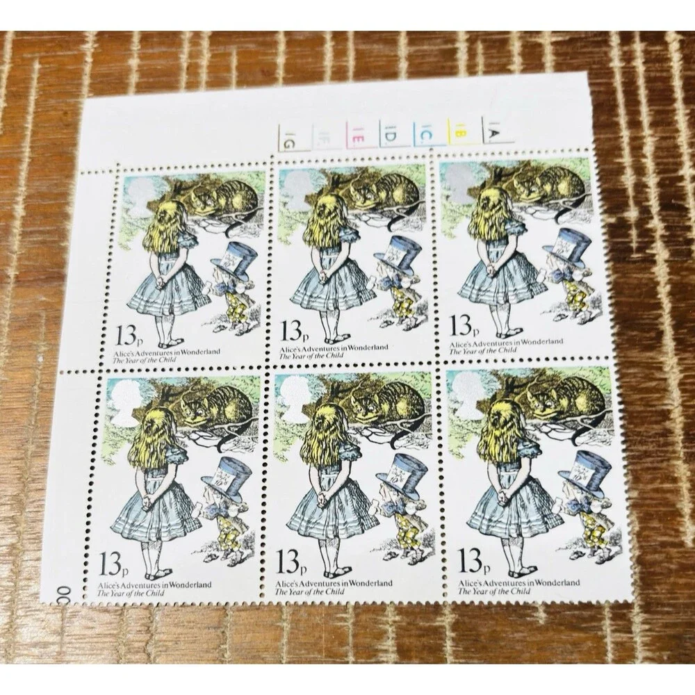 Vintage MNH US Stamp Lot Includes 2 Sets From Great Britain